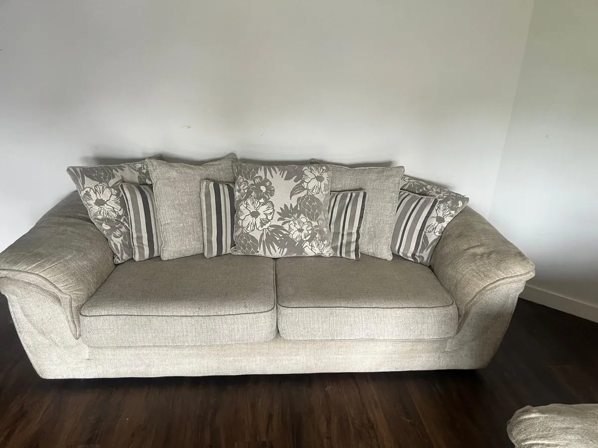 2&3 seater couch - Image 1