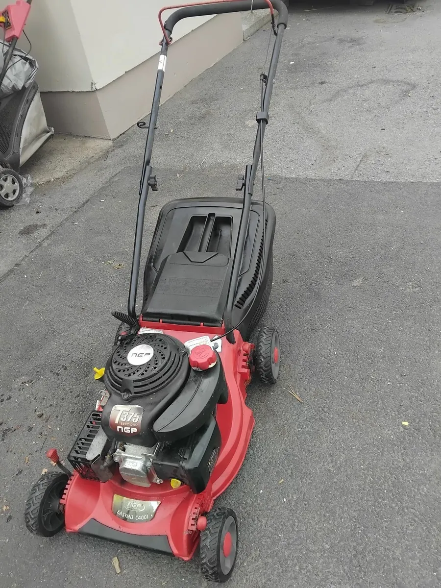 Push lawnmower working perfect priced - Image 2