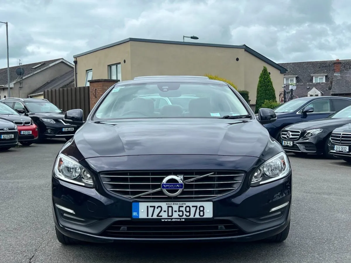 Volvo S60 T3 SE AT Auto  low KMS High Spec - Image 2