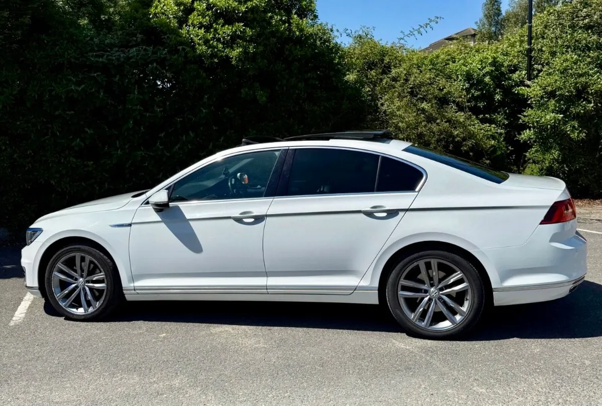 VW PASSAT GTE 1.4TSI *AUTO*PAN ROOF* - Image 4
