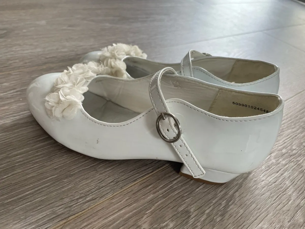 Girls White Dressy Shoes: Size 13 - OR FREE WITH A - Image 3