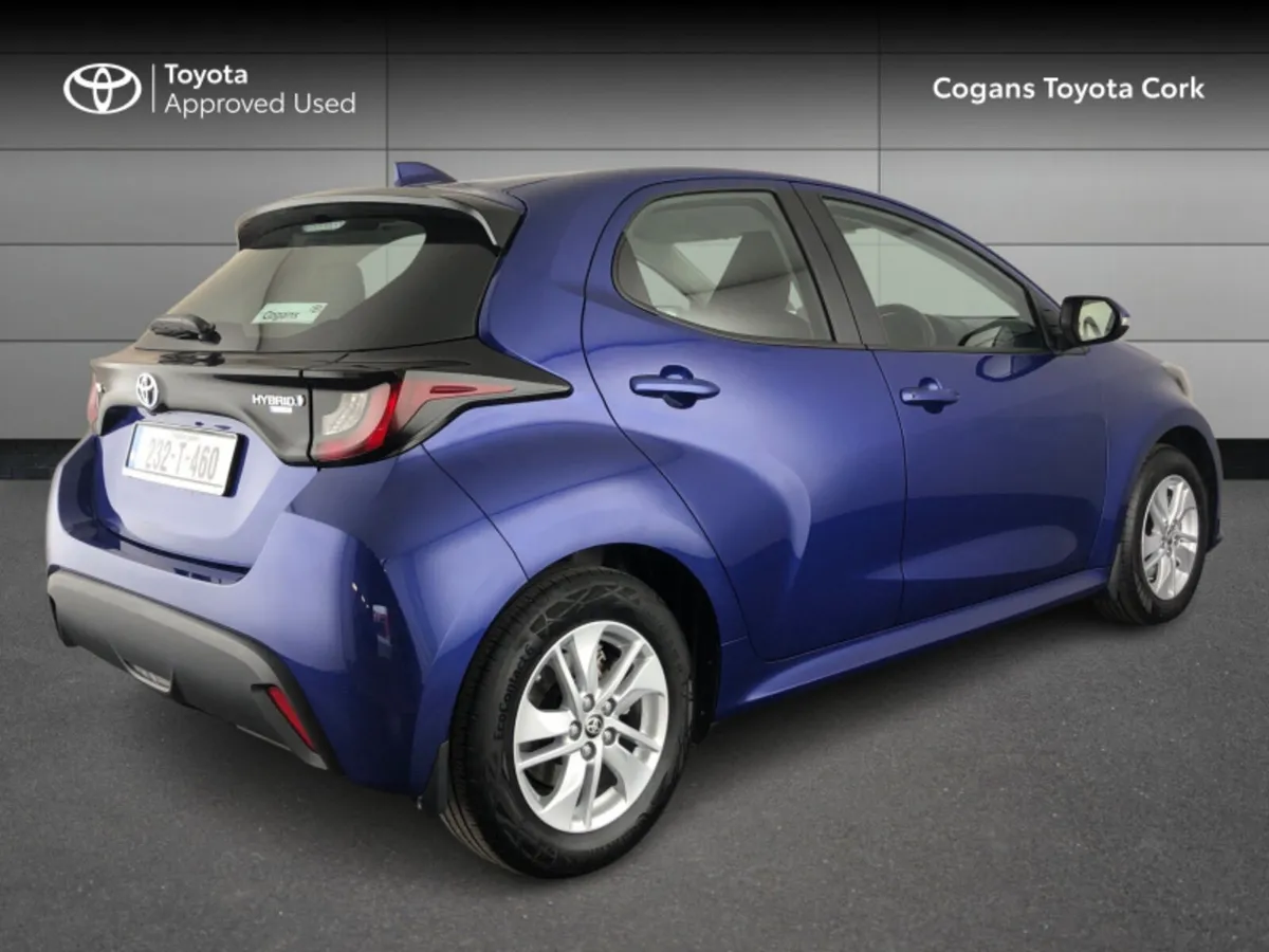 Toyota Yaris YARIS 1.5 HYBRID LUNA - Image 2