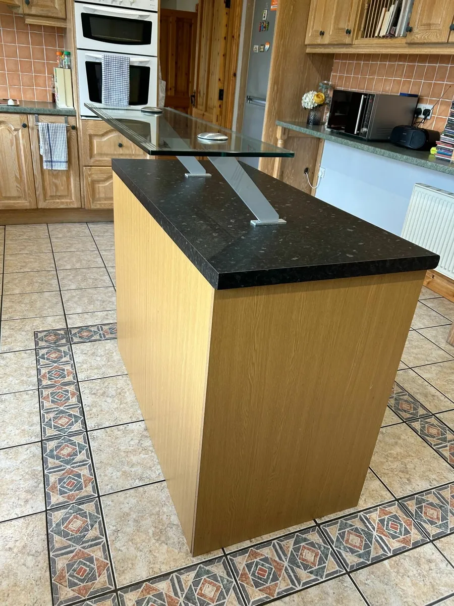Kitchen Island - Image 4