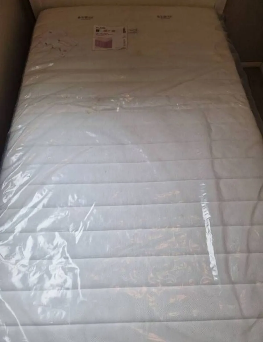 New small double mattress - Image 1
