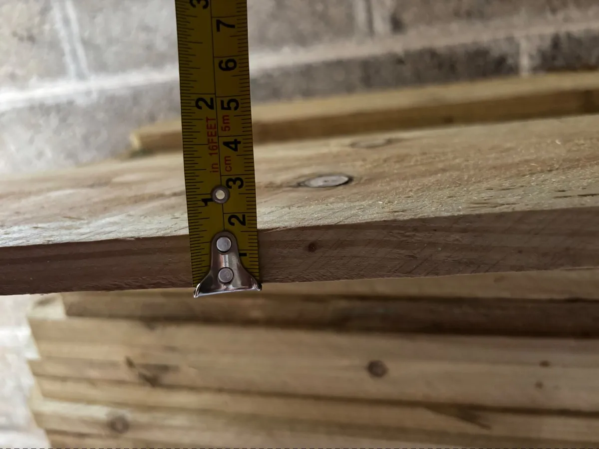 Round Top Loose Fence Boards 1.5m (120pcs) - Image 3