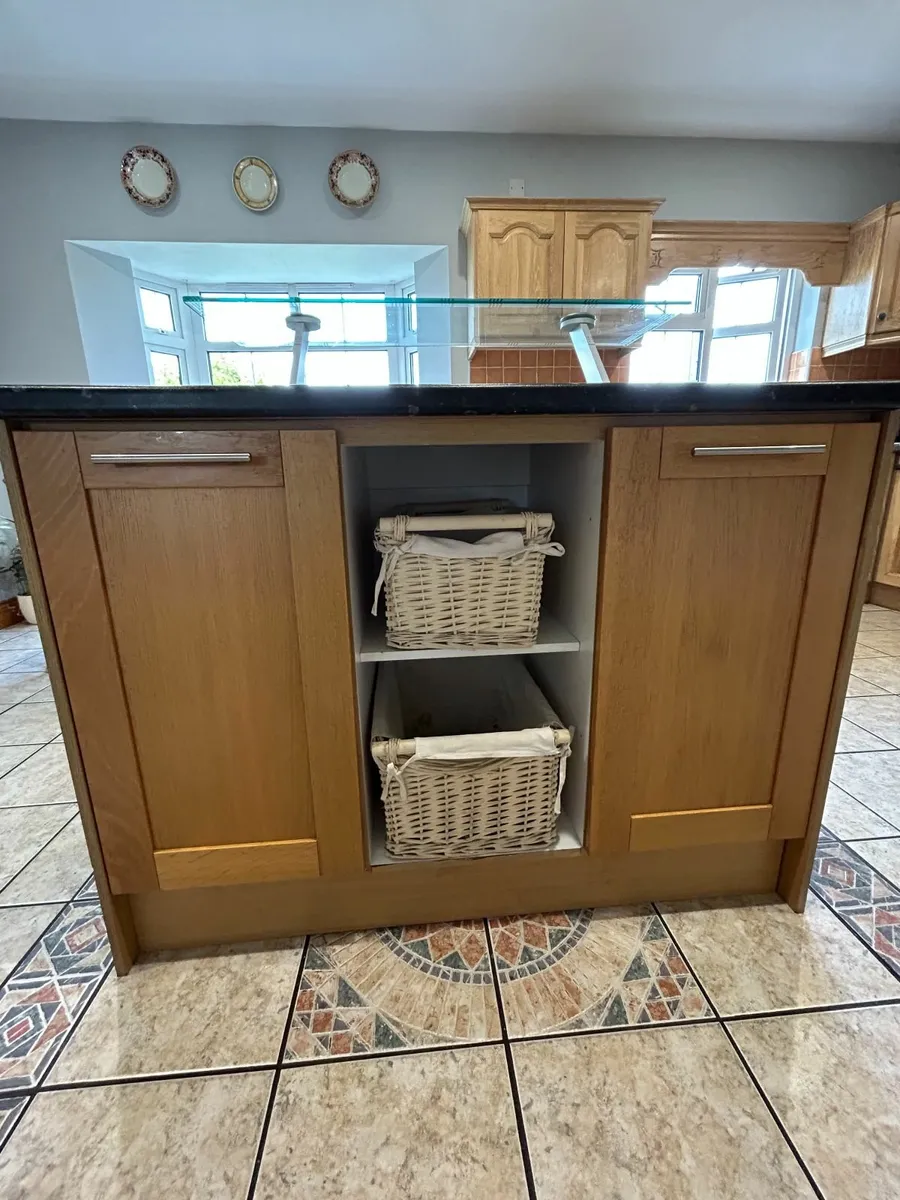 Kitchen Island - Image 2