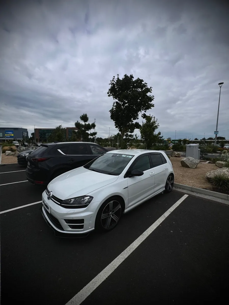 Volkswagen Golf R 2017 - Image 3