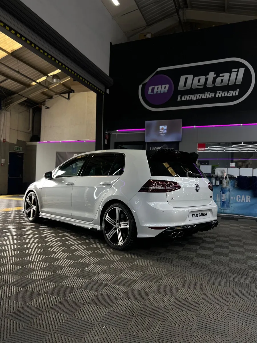 Volkswagen Golf R 2017 - Image 2