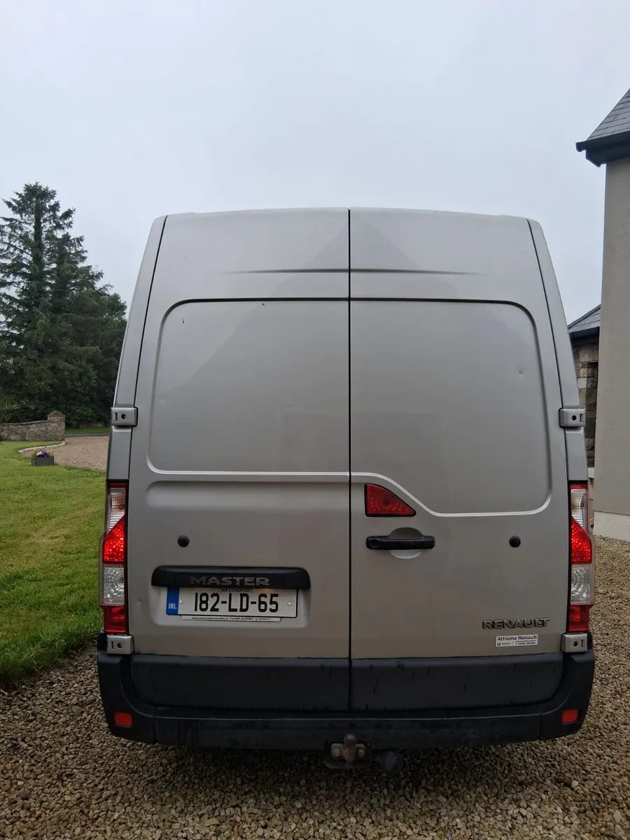 Dog grooming van - Image 2