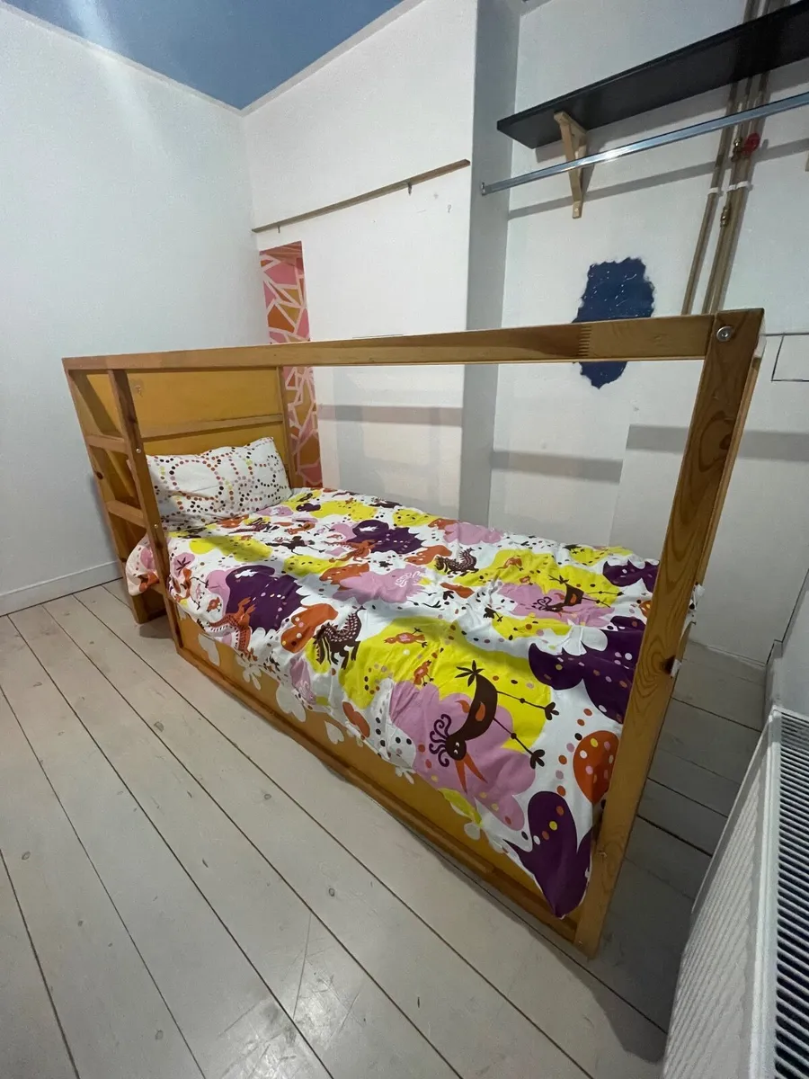 Childrens bed frame - Image 1