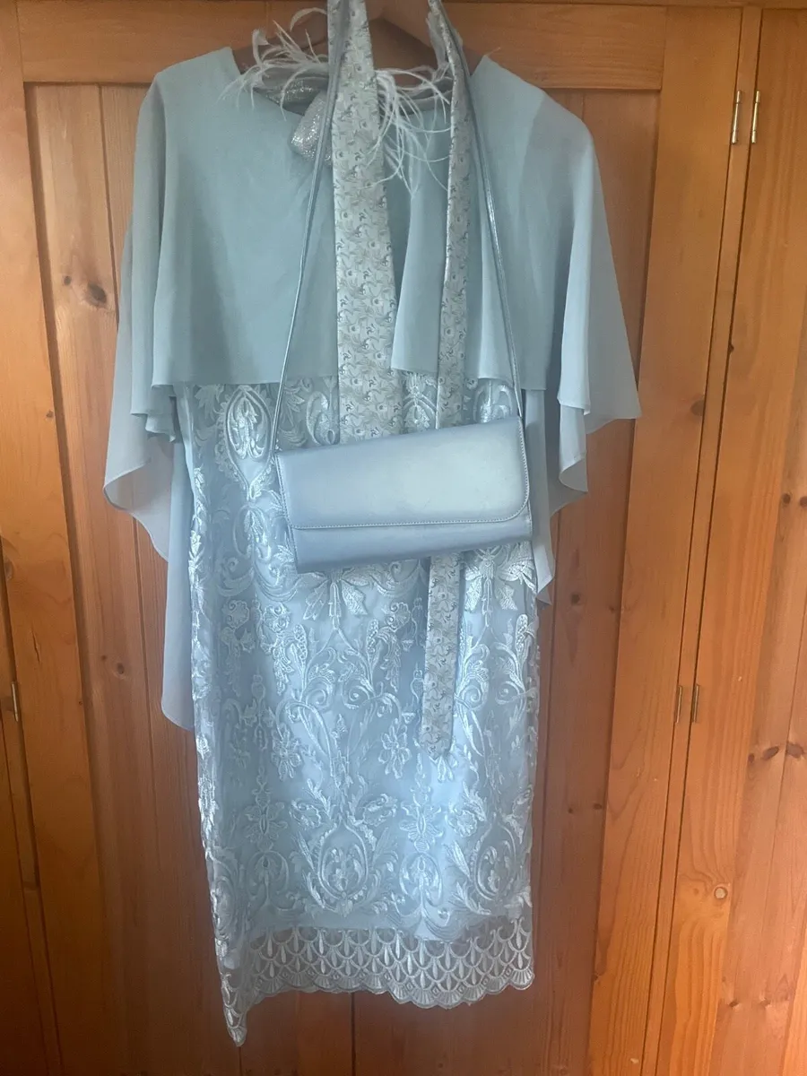 Wedding outfit size 10 - Image 1