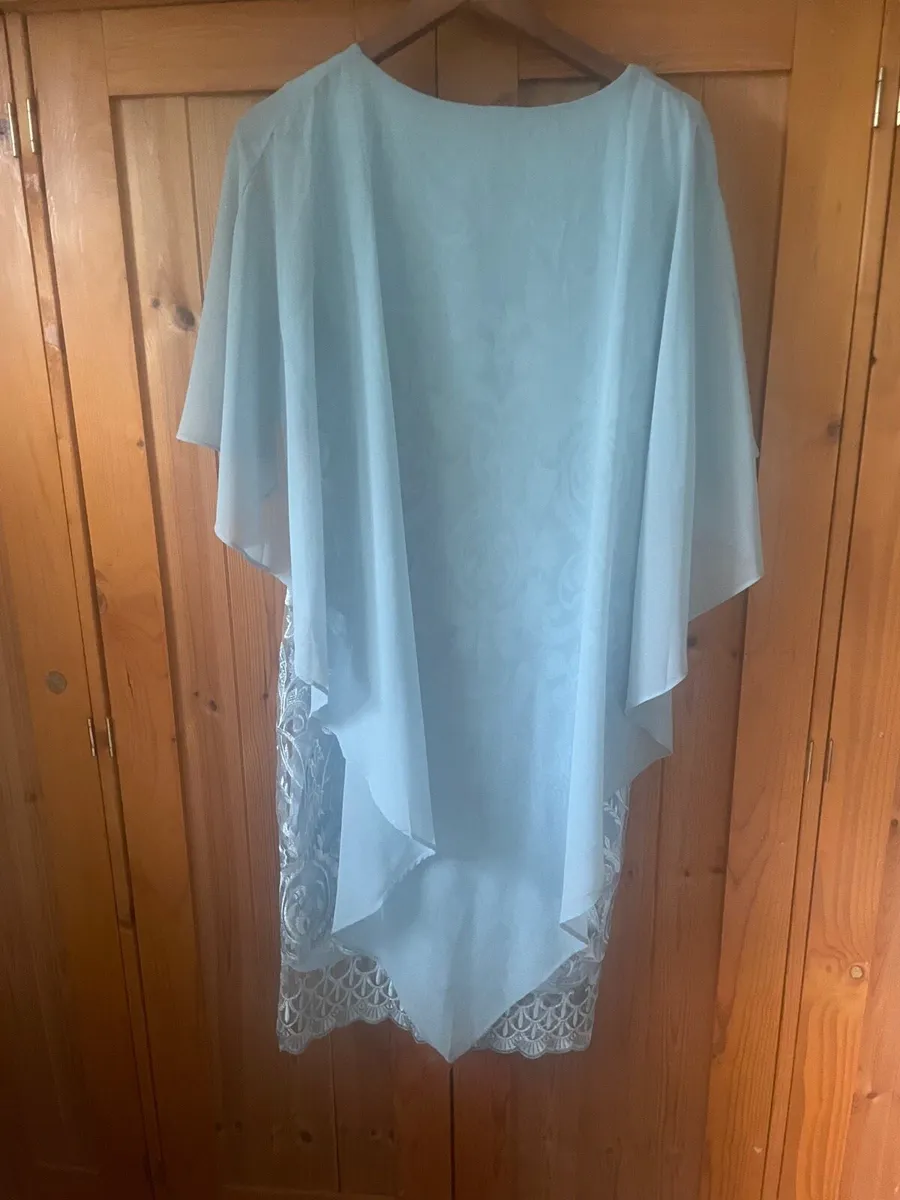 Wedding outfit size 10 - Image 3