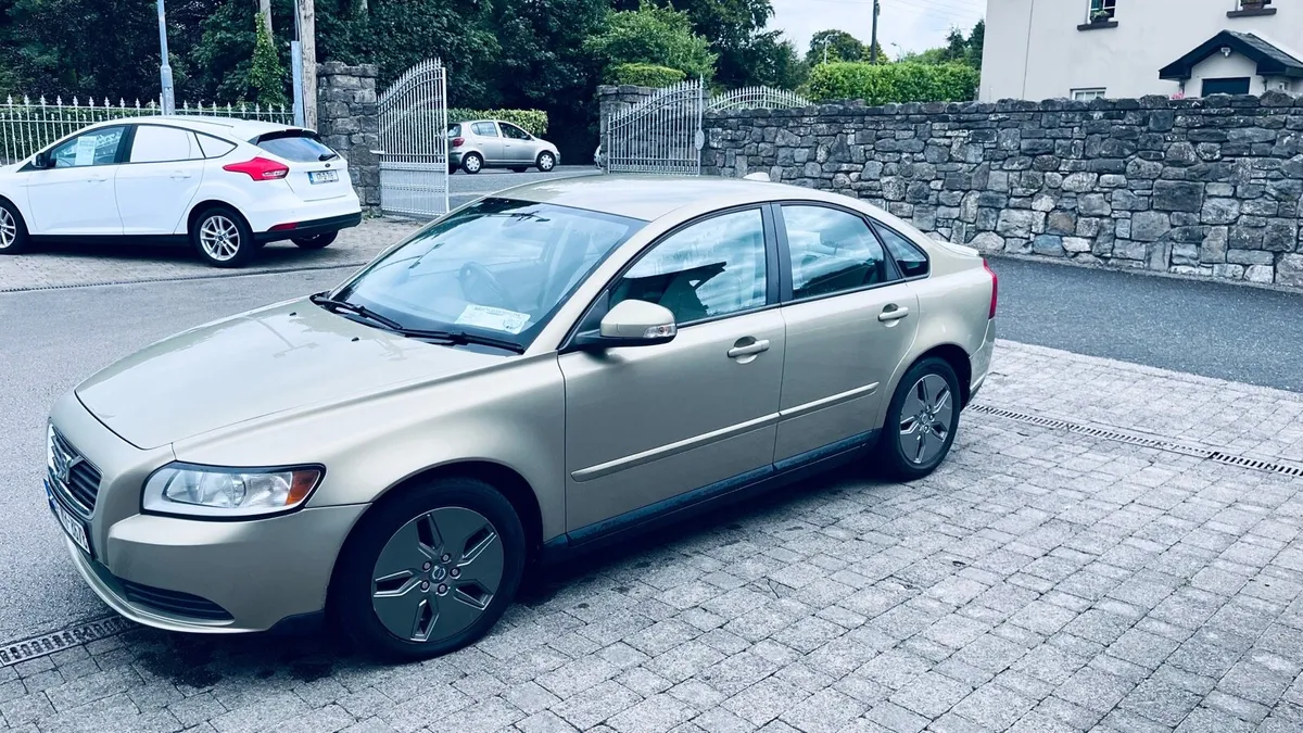 Volvo S40 - Image 2