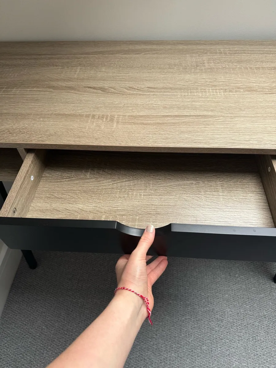 Desk - Image 3