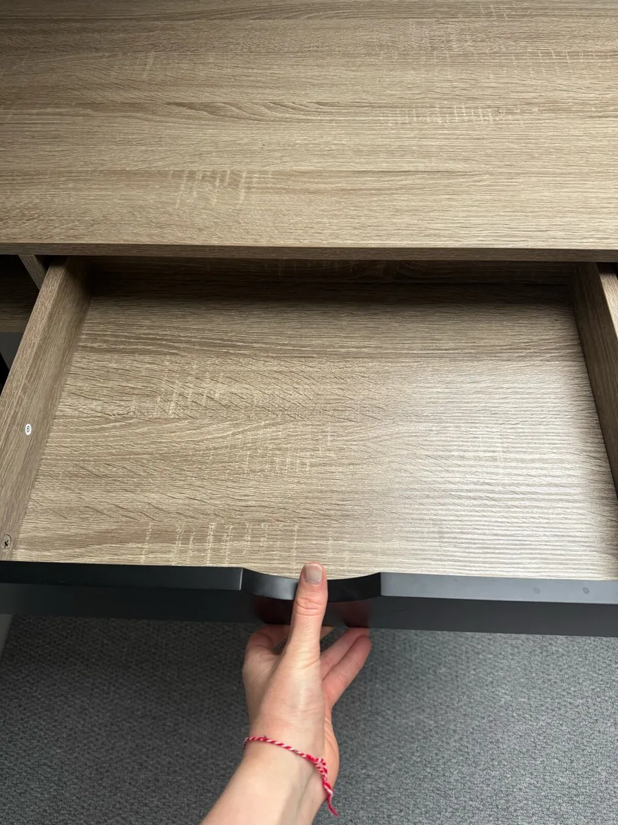 Desk - Image 4