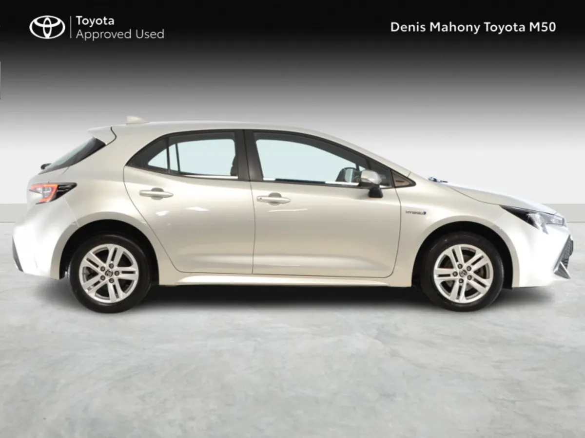 Toyota Corolla Luna Hatchback Auto - Image 3