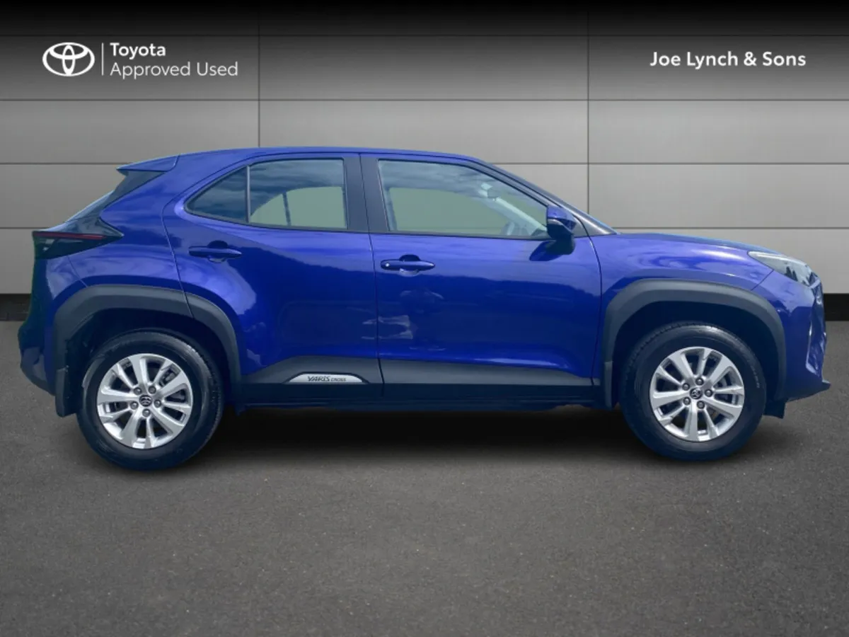 Toyota Yaris Cross YARIS CROSS LUNA - Image 3