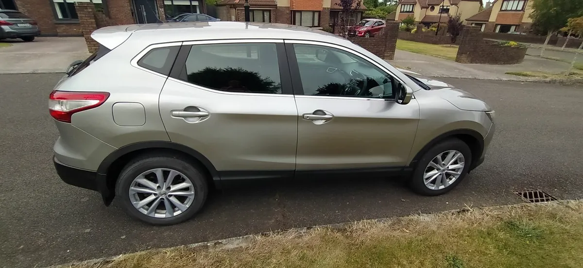 Nissan Qashqai 2014, Low KM - 155k - Image 3