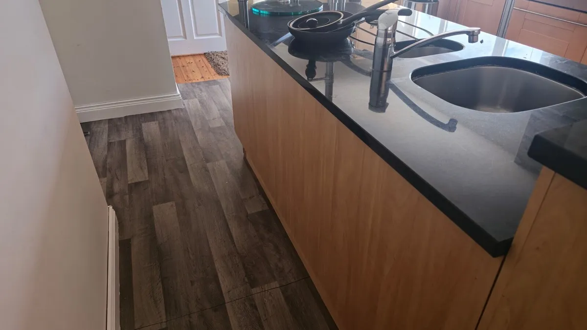 Full kitchen and all appliances - Image 2
