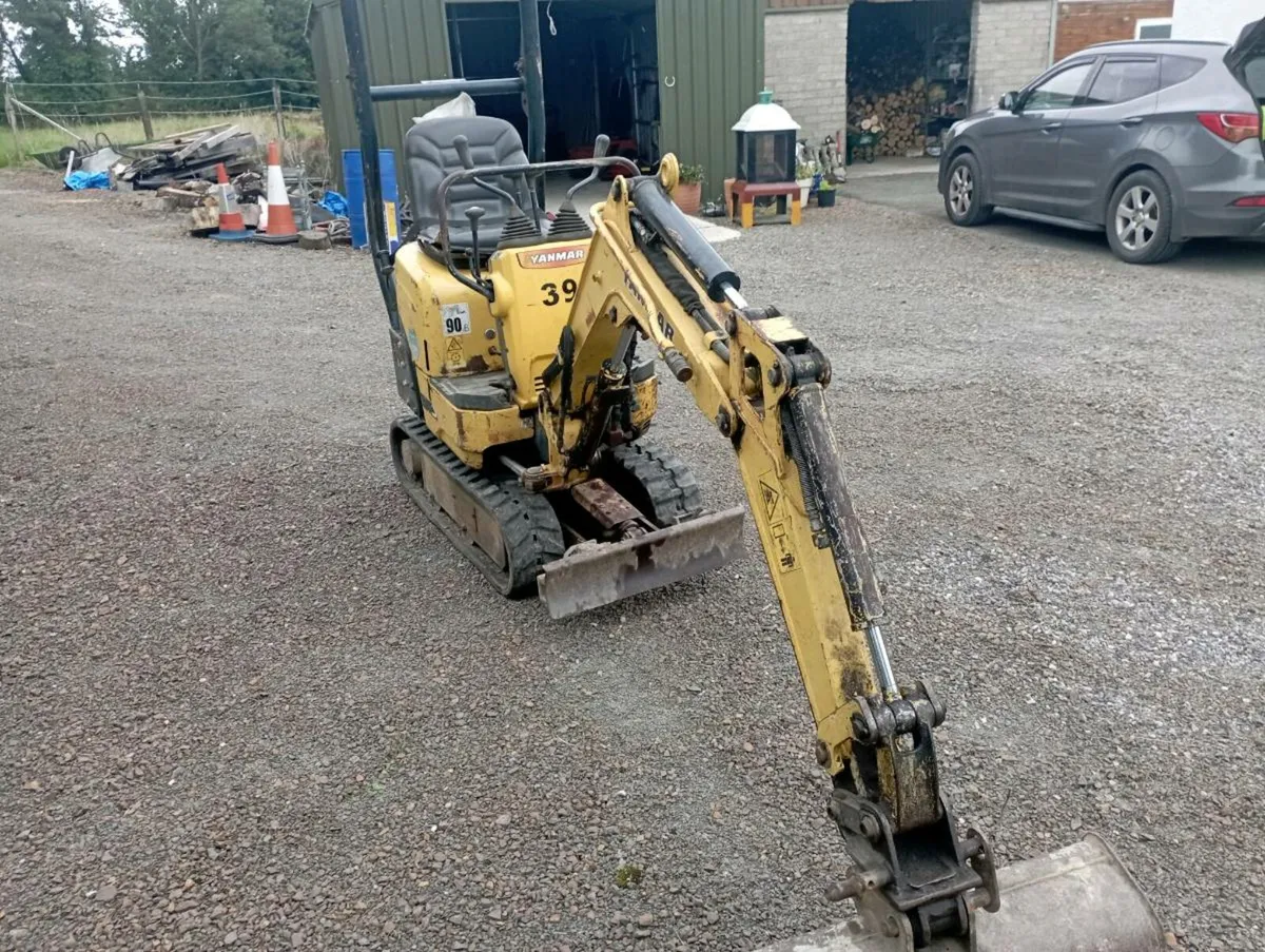 Yanmar digger.8 of a ton