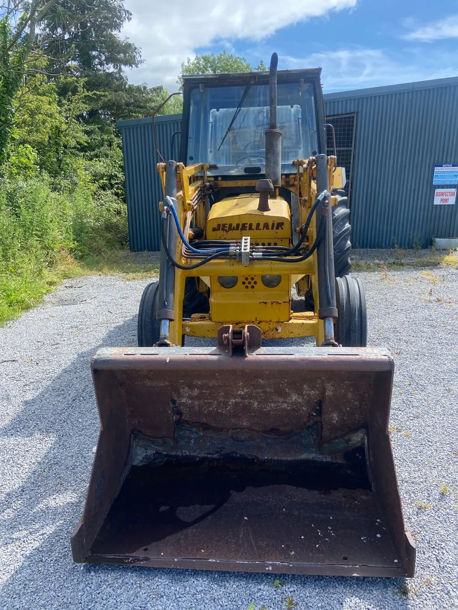 Ford 4000 Industrial Tractor - Image 4
