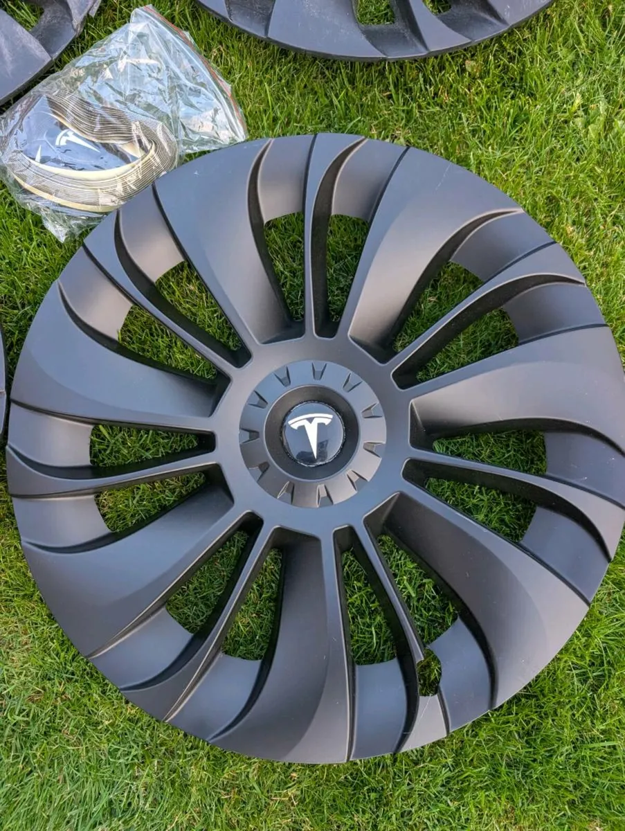 Tesla Model Y Wheel Covers 19 Inch 2020-2024 - Image 1