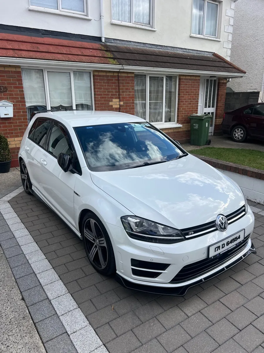 Volkswagen Golf R 2017 - Image 1