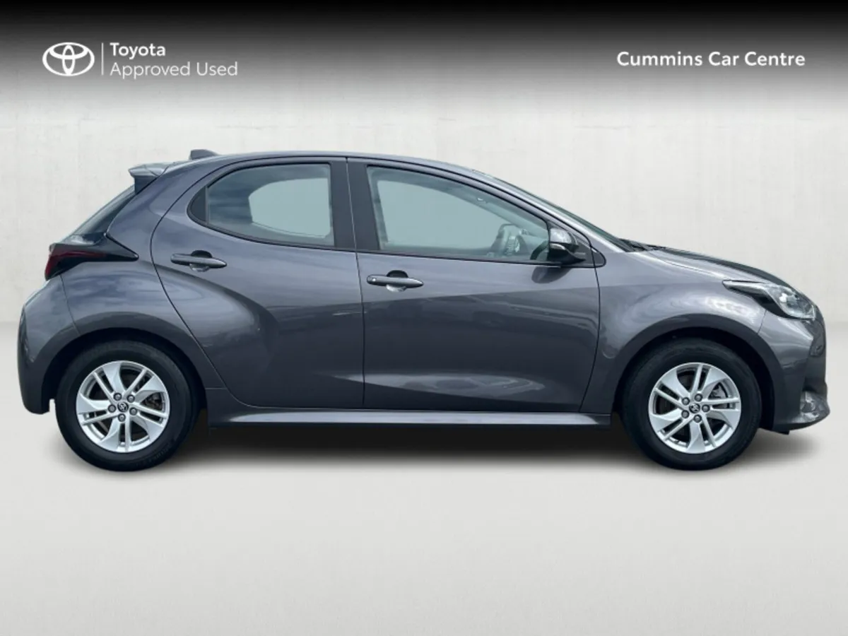 Toyota Yaris YARIS 1.5 HYBRID LUNA - Image 3