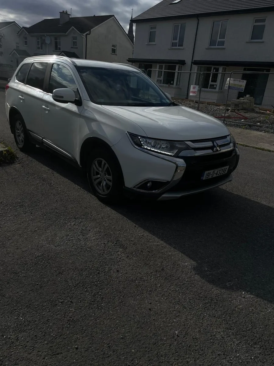 2019 Mitsubishi Outlander AWD New Test 08/26 - Image 2