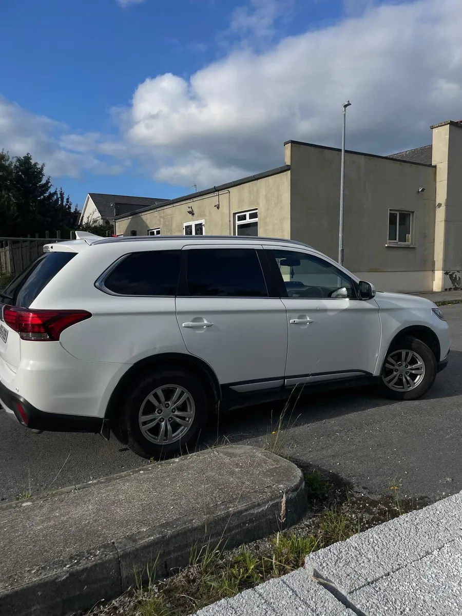 2019 Mitsubishi Outlander AWD New Test 08/26 - Image 3