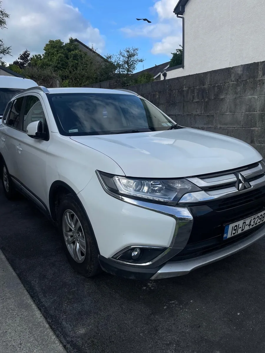 2019 Mitsubishi Outlander 4WD New Test 08/26 - Image 1
