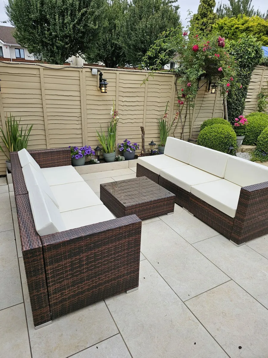 Garden furniture - Image 1