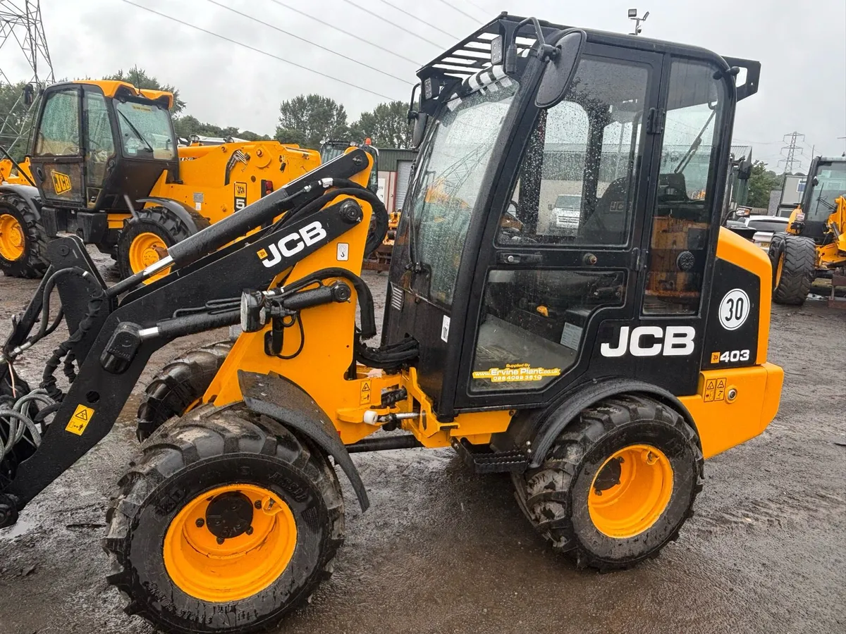 2018 JCB 403 Agri - Image 1