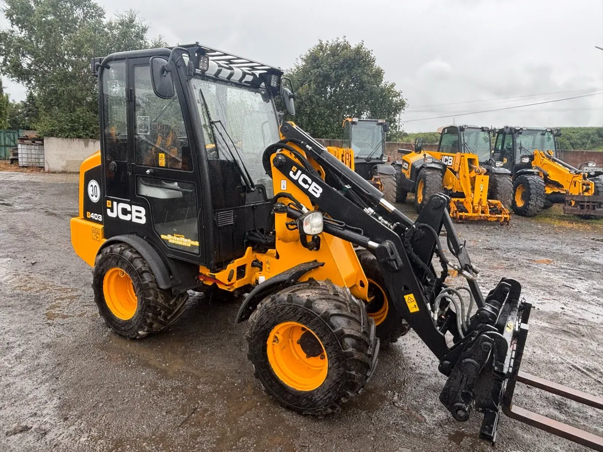 2018 JCB 403 Agri - Image 2