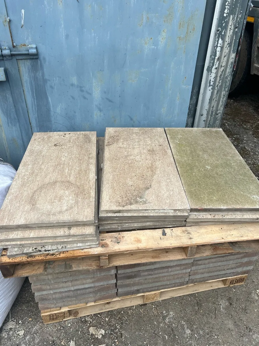 Paving tiles