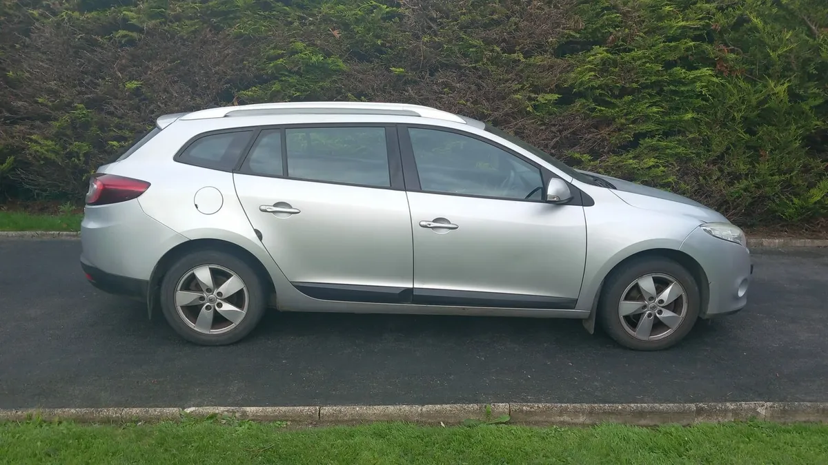 Renault Megane Estate - Image 2