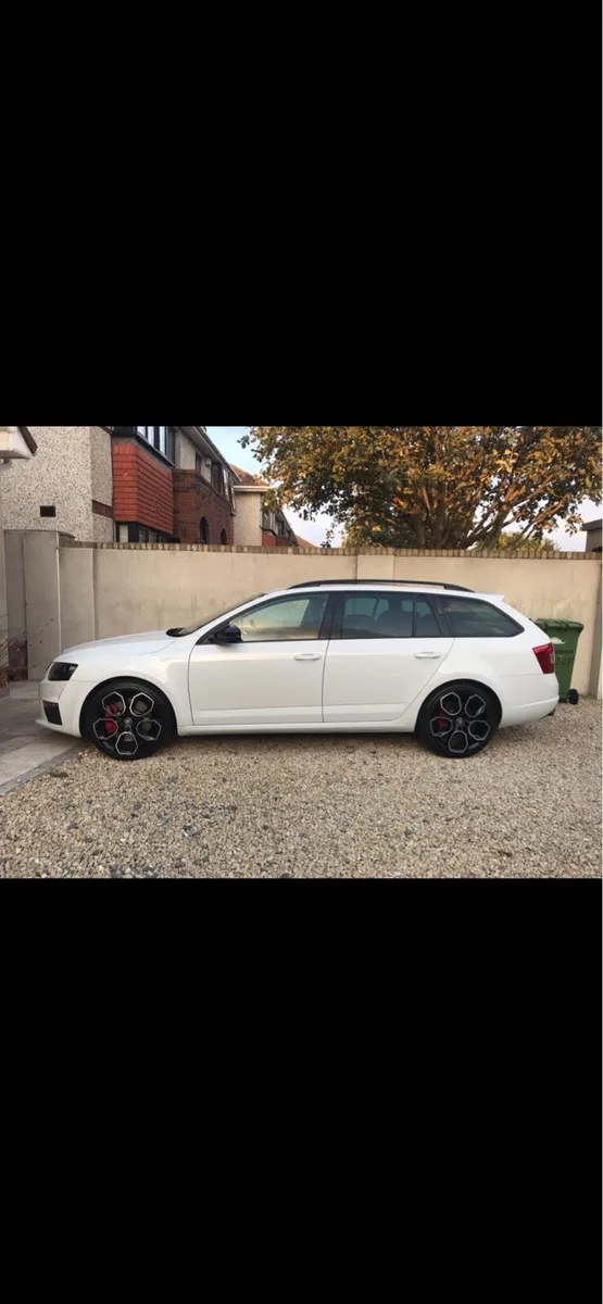 Skoda Octavia VRS 230 TSI Combi - Image 2