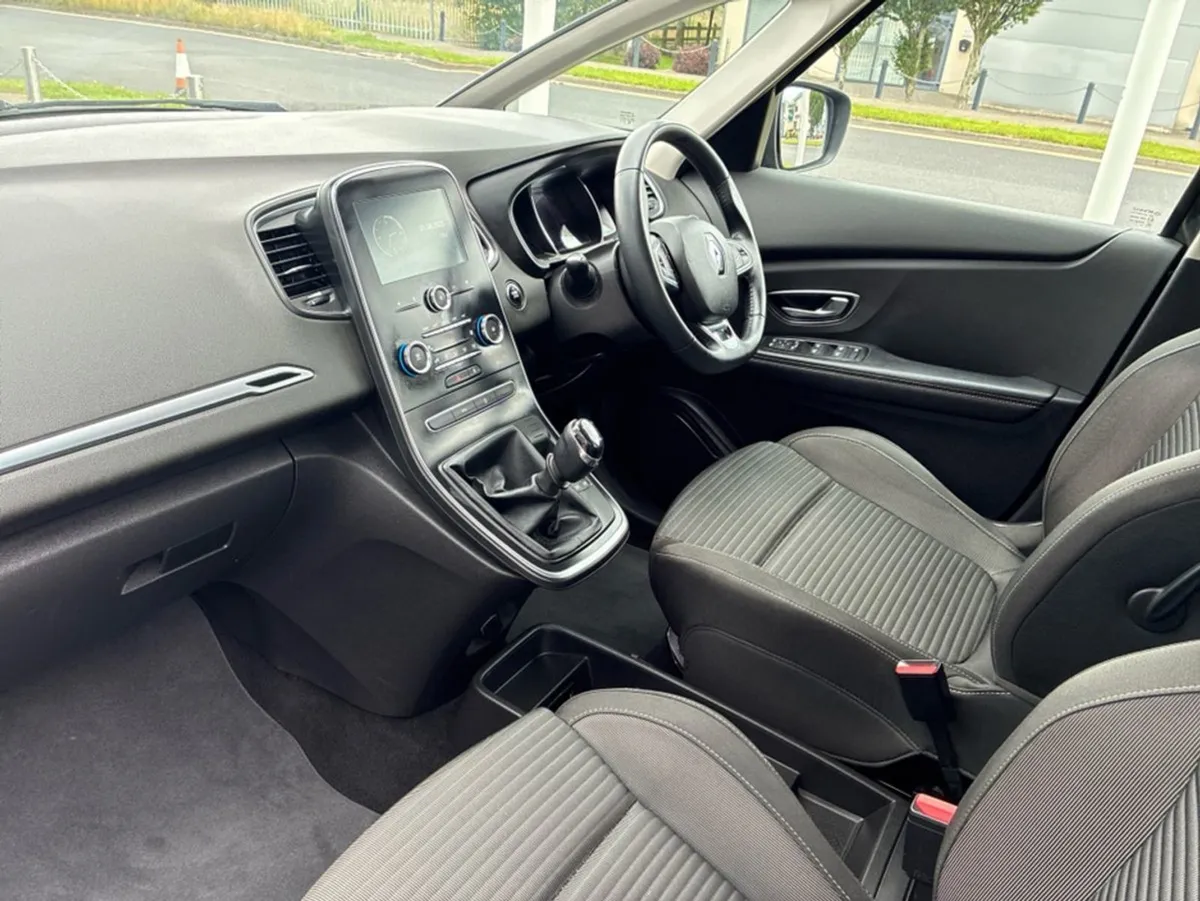 Renault Scenic Play Blue DCI 120 My18 4DR - Image 3