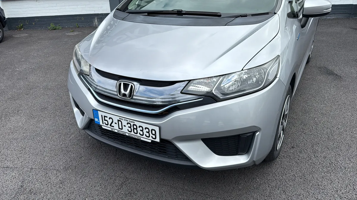 2015 Honda Fit 1.5 Hybrid Auto, 55k Miles only - Image 2