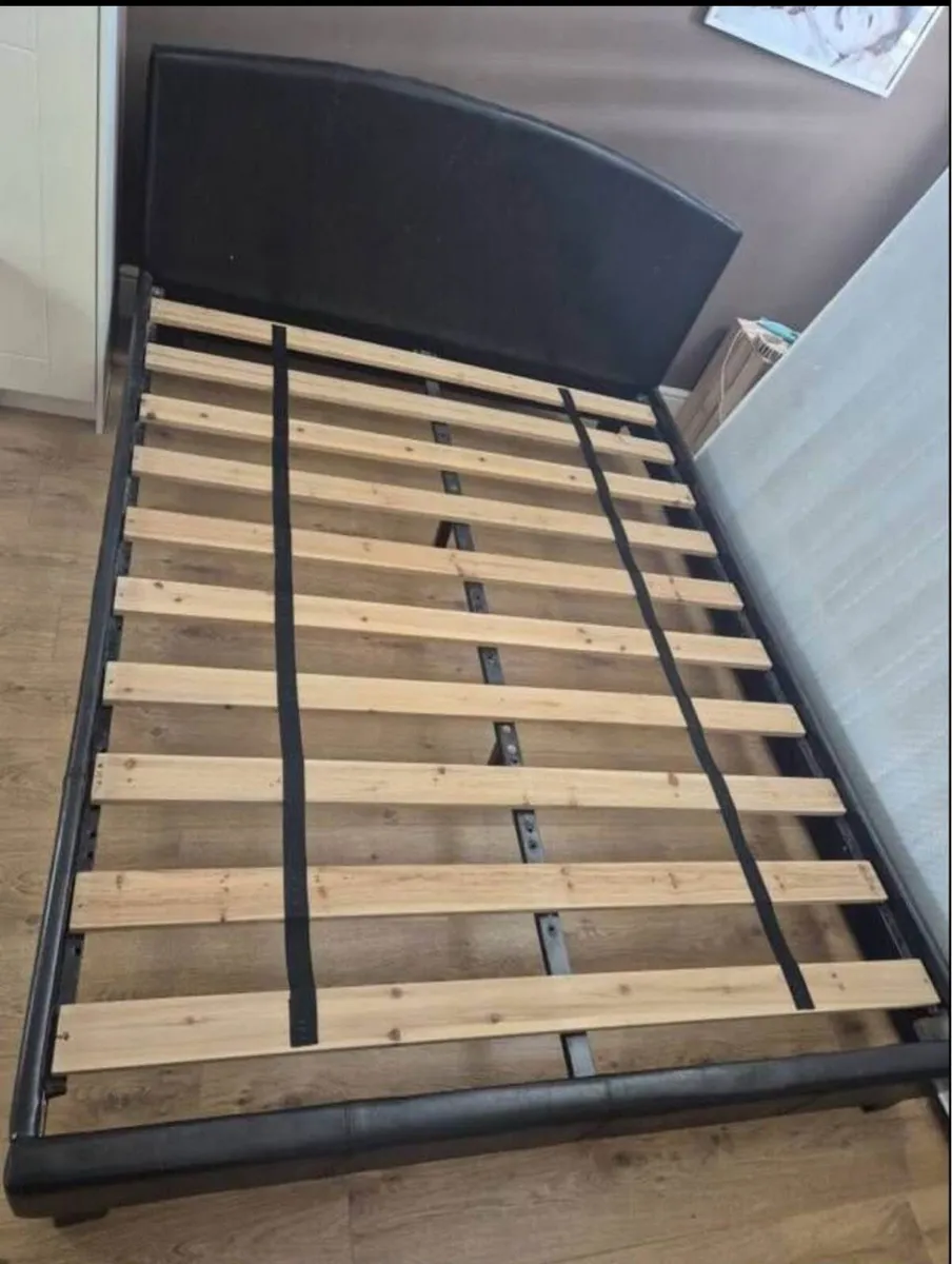 King size bed leather - Image 1