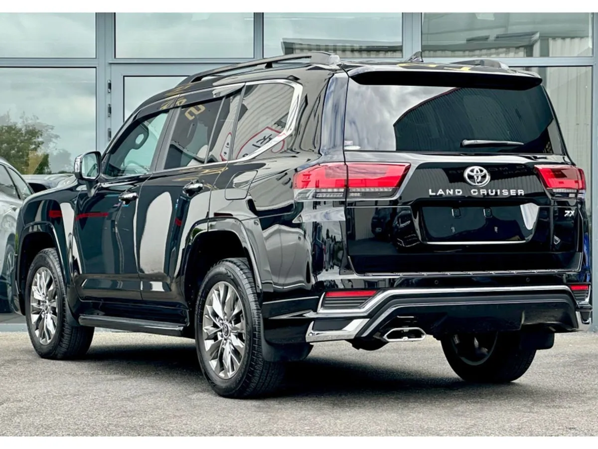 Toyota Landcruiser 300 Series commercial sunroof - Image 2