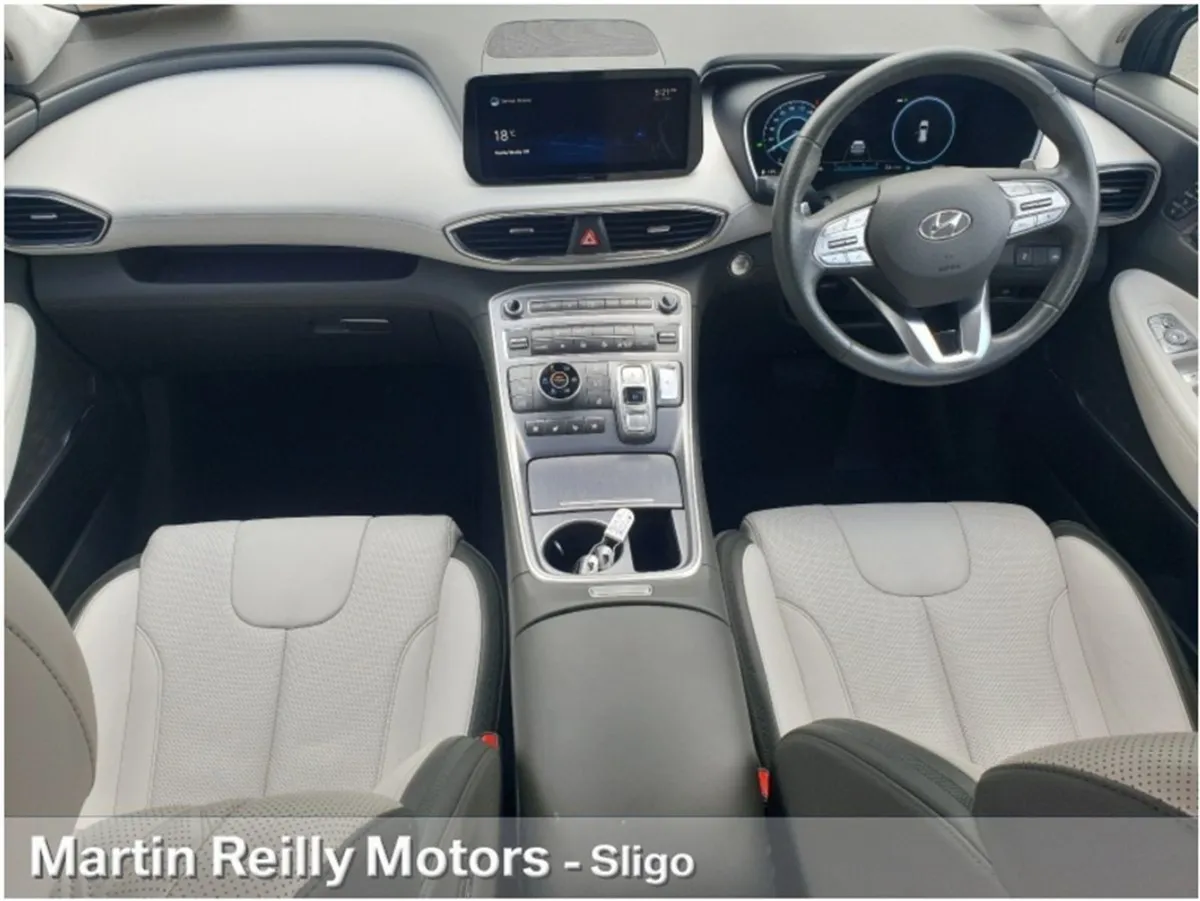 Hyundai Santa Fe Phev - 7 Seater - Image 2