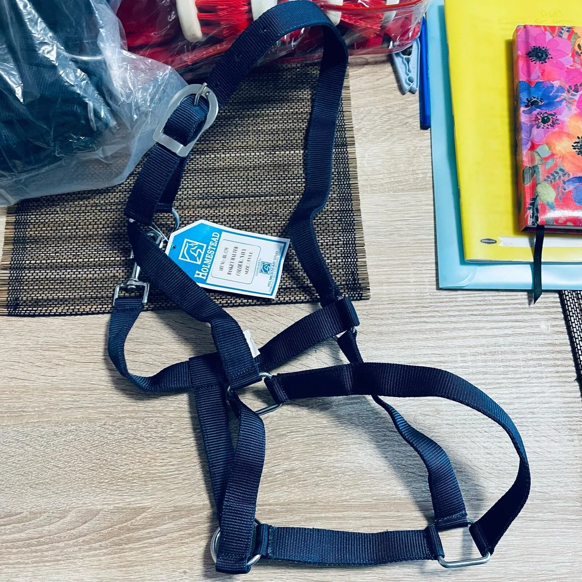 Head collars and lead ropes - Image 1