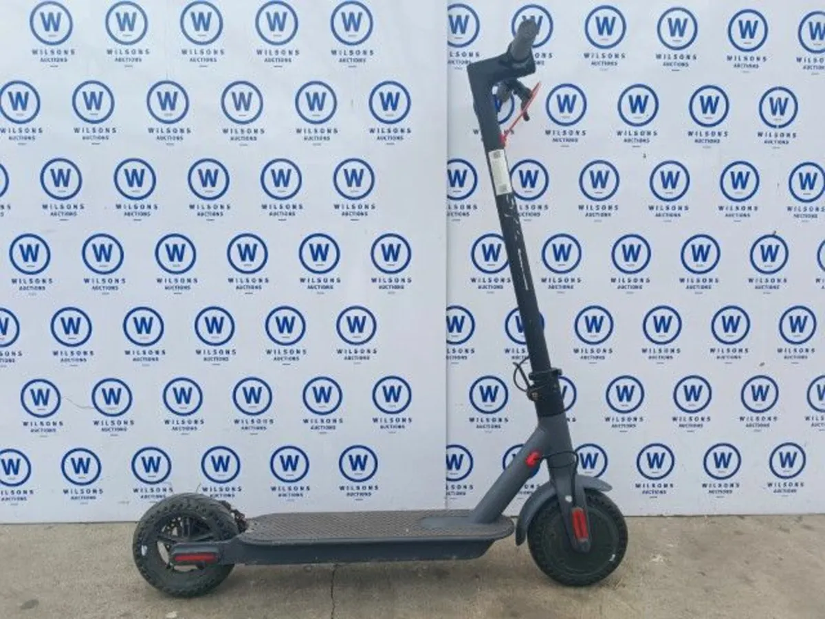 Online Auction Of A Maxi Scooter & More! - Image 1