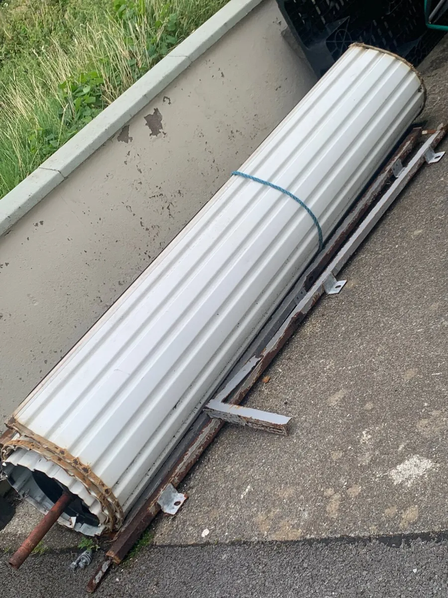 Roller garage door - Image 2