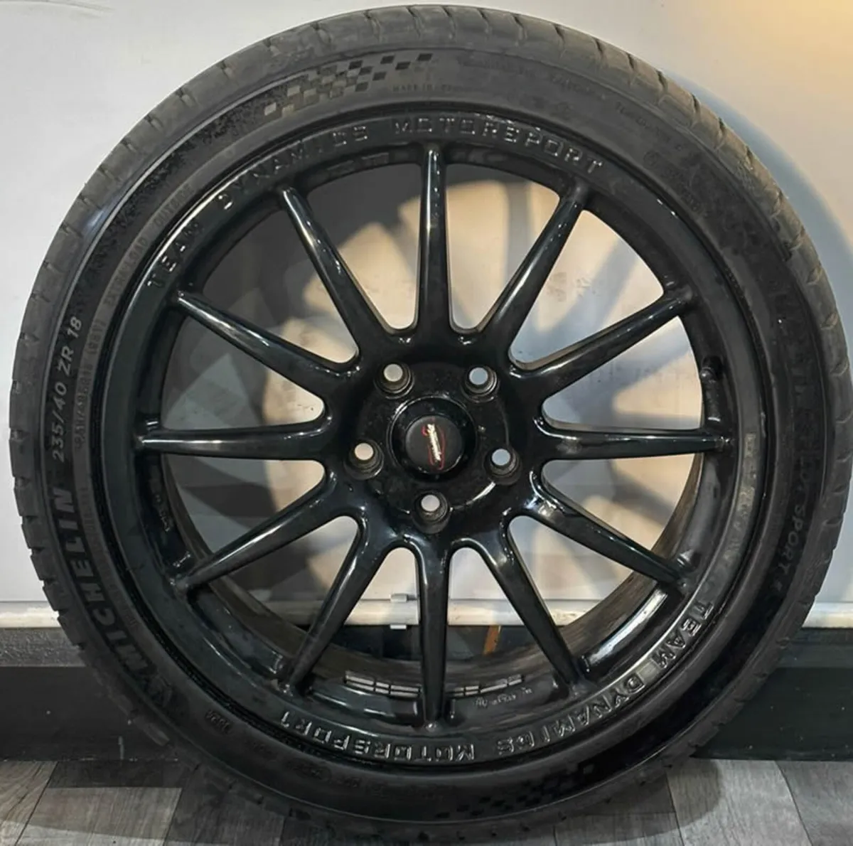 18" DYNAMIC MOTORSPORT WHEELS & MICHELIN TYRES OFF - Image 4