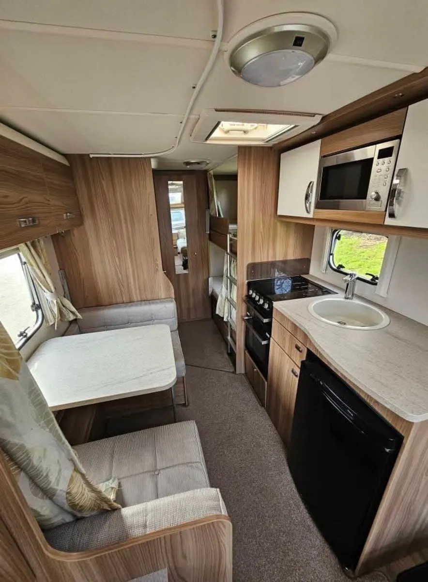 Caravan - Image 4