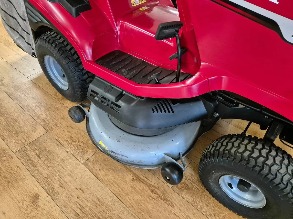 Honda HF2625 Ride On Tractor Lawn Mower - Image 3
