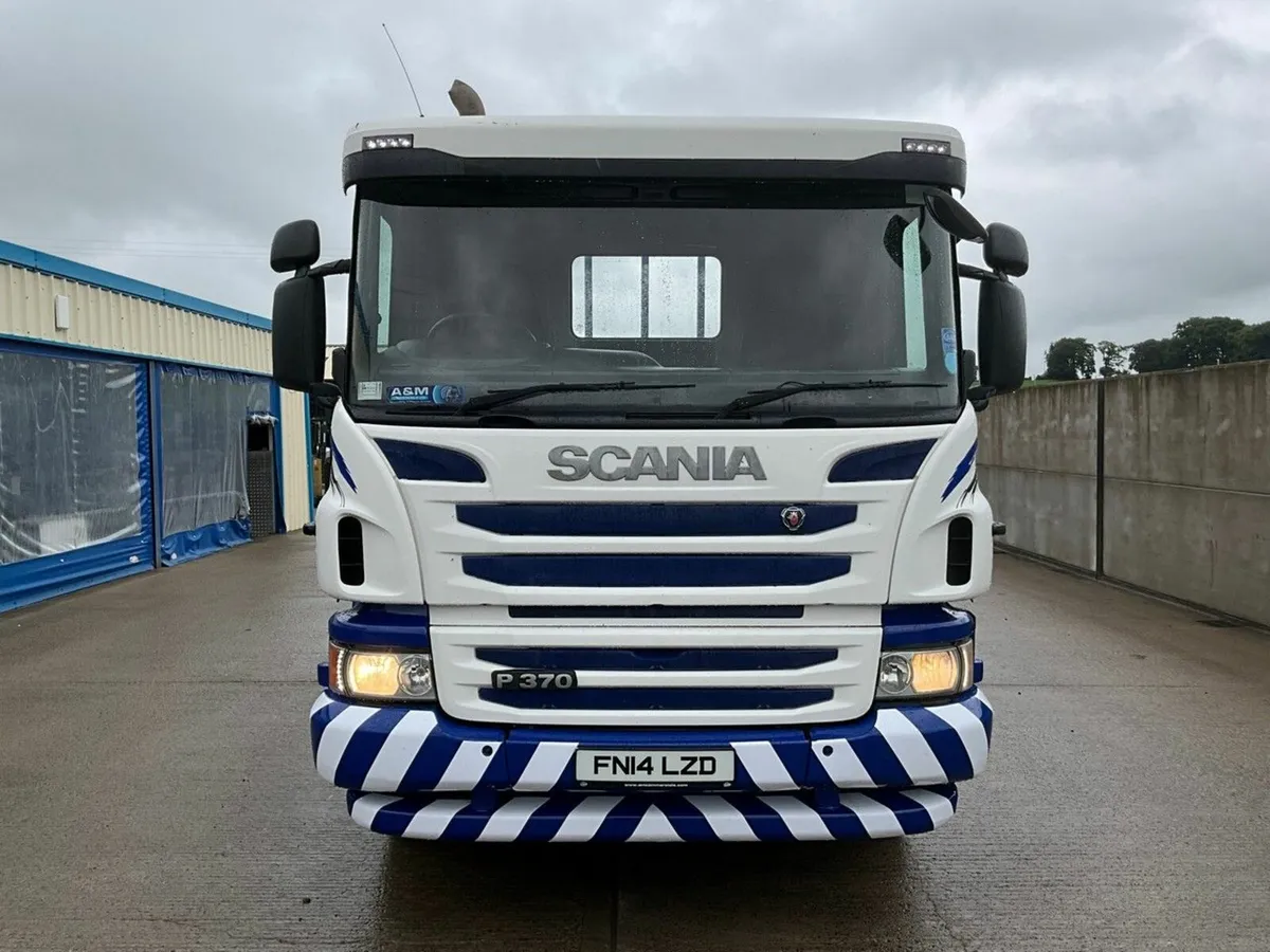 SCANIA P370 8x4 32 TON CHEESEWEDGE PLANT LORRY - Image 3