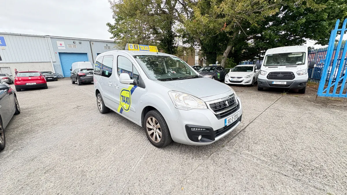 Peugeot Partner  2018 Wheelchair taxi for sale - Image 3